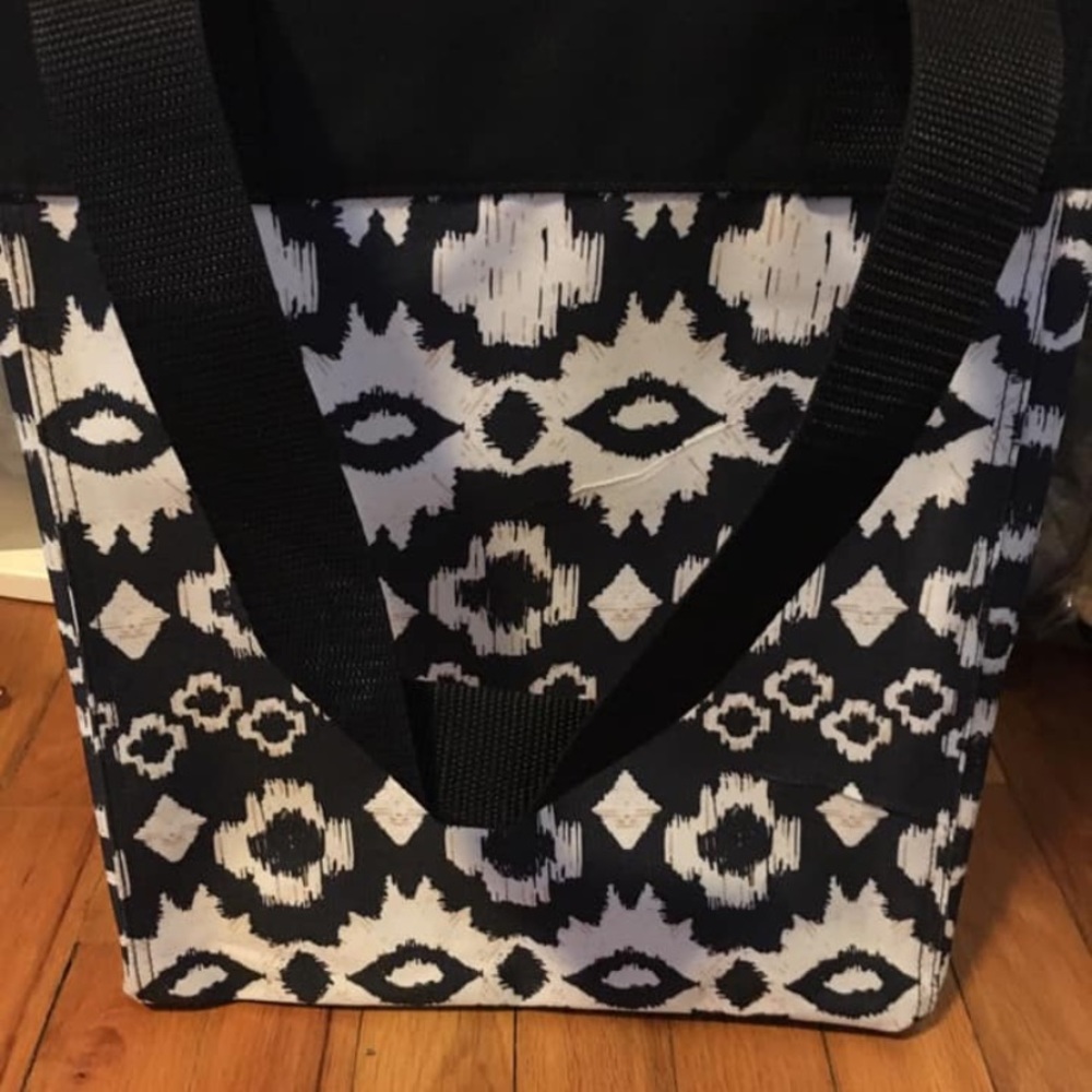 Thirty-One NIP essential storage tote